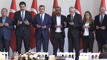AK Parti ve DEM Partililer, Şanlıurfa'da Şenyaşar ailesi ve Yıldız ailesinin barış yemeğinde bir araya geldi - gundem