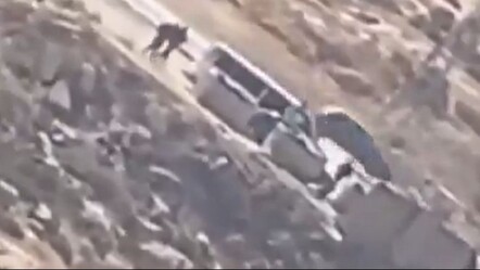 İsrail askerlerine bir araçla ezme girişimi daha! Filistinli sürücüye mermi yağmuru - dunya