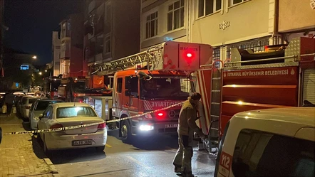 İstanbul'da yangın paniği! Fatih'te bir binanın bodrum katı cayır cayır yandı - Gündem