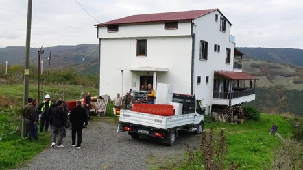 Kaçak villa yıkım kararı! Eşyalar bir bir boşaltılıyor - Gündem