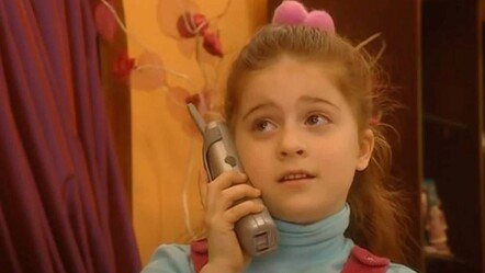 Sihirli Annem dizisinin Çilek'i Zeynep Özkaya nişanlandı! Eski rol arkadaşları yalnız bırakmadı - magazin