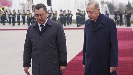 Cumhurbaşkanı Erdoğan Kırgızistanda... Caparov ile ikili görüşme başladı - gundem