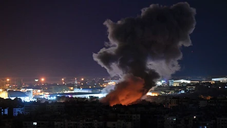 İsrail Lübnan'ın başkenti Beyrut'u bombaladı! Siyah dumanlar gökyüzünü kapladı - Dünya