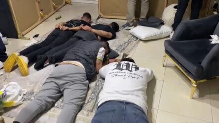 Mersin'deki operasyonda yakalandılar, yanlarında maske bulundu! - gundem