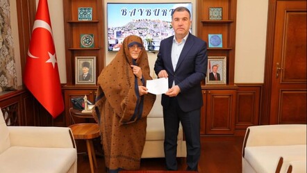 Yaşlı kadın Umre için biriktirdiği parayı TSK Mehmetçik Vakfı'na bağışladı - ramazan-haberleri