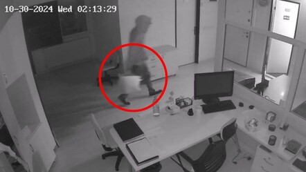 Para dolu kasayı açmak için hırsızlık yaptığı ofisteki alet çantasını da çaldı! Kurnaz hırsız kameralara yakalandı - yasam