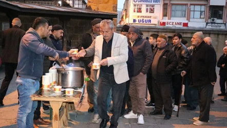 Çay ocağının cuma geleneği! Yozgat'ta bir esnaf her hafta sabah namazında çorba ikram ediyor - Yaşam