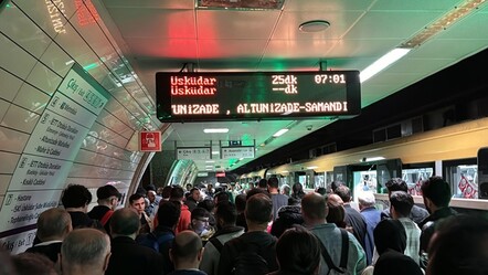 İstanbul'da büyük panik! Sürücüsüz metro tam 5 durağı pas geçti - gundem