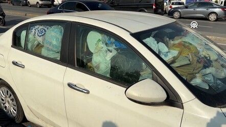 Evsiz adamın içinde yaşadığı çöp dolu otomobil vatandaşa isyan bayrağı çektirdi - yasam