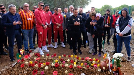 Galatasaray-Tottenham maçına giderken hayatını kaybetmişti! Sarı-kırmızılı kafile Yiğit Kurt'un mezarını ziyaret etti - spor
