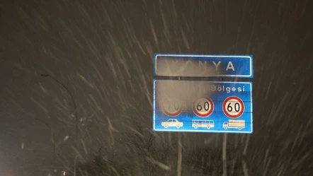 Konya'da şehirlerarası yollar kardan kapandı! Otobüs seferleri yapılamıyor - Gündem