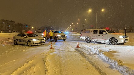 Bayburt-Gümüşhane yolu kar nedeniyle ulaşıma kapandı - gundem