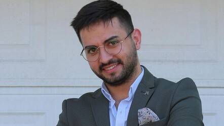 Kadir Ezildi'nin kardeşi nişanlandı! Törenden kareler gündem oldu - magazin