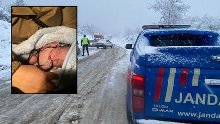 Karda mahsur kalan hamile kadın jandarma aracında doğum yaptı - gundem