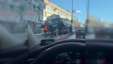 Güngören'de sıcak dakikalar! Yol çöktü, araçlar peş peşe çukura düştü - Gündem