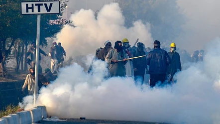 Pakistan'da İmran Han protestosunda kan döküldü: 5 ölü, 80 gözaltı - Dünya