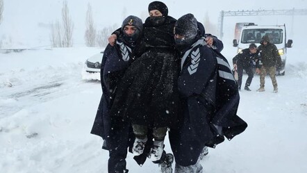 Sivas'ta karda mahsur kalan 600 kişi kurtarıldı - gundem