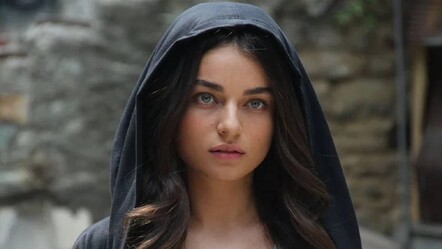 Ayça Ayşin Turan başörtülü pozunu paylaştı! Cami paylaşımı gündem oldu - magazin