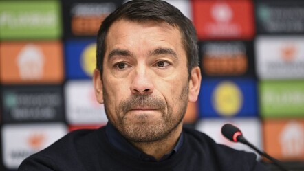 Teknik direktör Giovanni van Bronckhorst antrenmanda yok! - spor