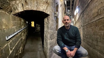 100 yıldır unutulan sokak! Kütüphanenin gizli kapısının ardından çıkan yer görüntülendi - kultur-sanat