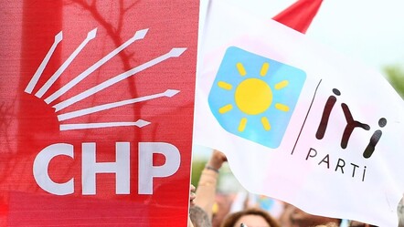 İyi Parti'den CHP'ye bir transfer daha: Ümit Özlale rozetini taktı - politika
