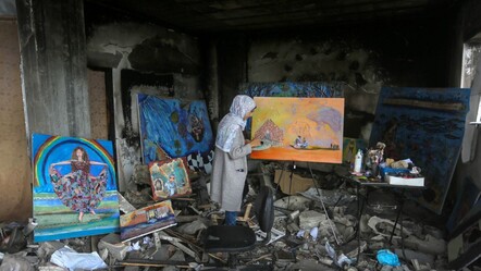 Filistinli sanatçı Meysa Yusuf'un dramı! Yıkılan evinin enkazıyla eser üretiyor - kultur-sanat