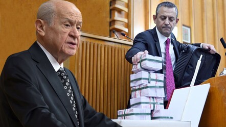 MHP'den, para kulesi yapıp