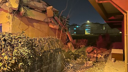 Malatya'da deprem faciası! Ağır hasarlı 4 katlı bina çöktü - gundem