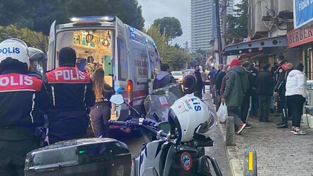 İzmir'de silahlı saldırı! Annesinin birlikte olduğu berberi 4 yerinden vurup kaçtı - gundem