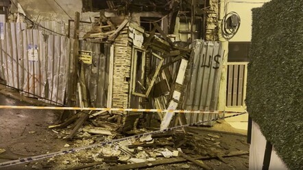 İstanbul'da sağanak yağış nedeniyle 2 katlı metruk bina çöktü! - gundem