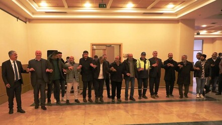 En düşük maaş 47 bin lira oldu! Belediye başkanının kararını halay çekerek kutladılar - gundem