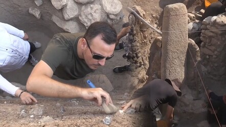 Mardin'de 12 bin yıllık işlenmiş taş blok bulundu - kultur-sanat
