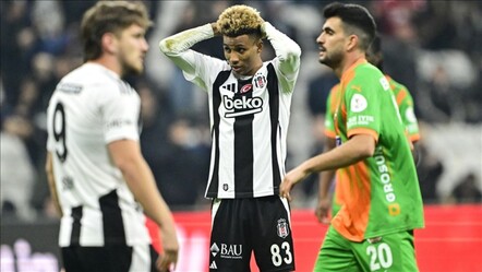 Beşiktaş ilk yarıda yarıştan koptu! Bambaşka 8 hafta - haberler