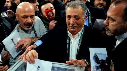 Beşiktaş eski Başkanı Ahmet Nur Çebi oyunu kullandı - spor