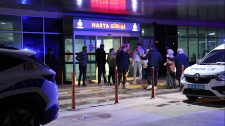 İzmir'de parktaki kavga kanlı bitti, çok sayıda yaralı var - Gündem