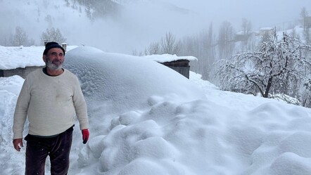 Kar kalınlığı 3 metreyi aştı! Yollar kapandı, elektrikler kesildi - yasam