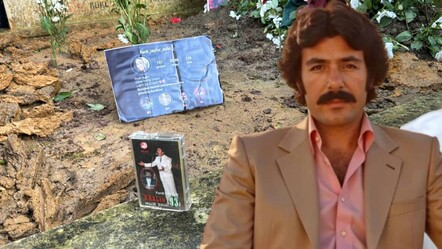 Ferdi Tayfur'un sevenleri kabrine akın etti! O görüntüler yürek yaktı - magazin