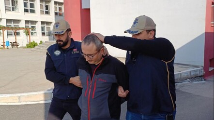 12 yıl hapisle aranıyordu! Firari yüzbaşı saklandığı evde yakalandı - gundem