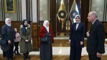Erdoğan, camilerin gönüllü temizliğini yapan Bayat ailesini kabul etti - gundem