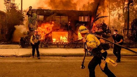 ABD felaketi yaşıyor! Yangınların merkezi Los Angeles'ta sokağa çıkma yasağı kararı - Dünya