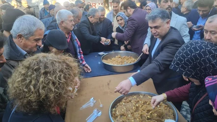 Osmaniye'de Ferdi Tayfur için helva dağıtıldı - Yaşam