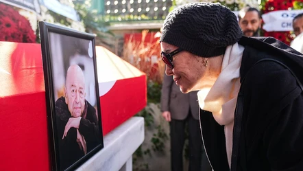 Son yolculuğuna uğurlandı! Yazar Selim İleri'nin cenaze töreni sanat dünyasını bir araya getirdi - Gündem