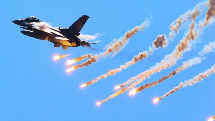 Kuzey Irak'a operasyon: PKK'lı 11 terörist öldürüldü - dunya