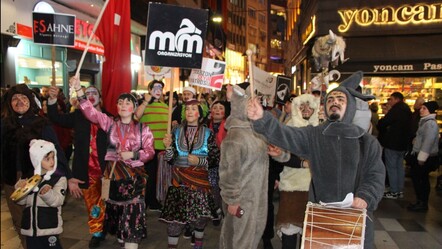 Kostümleri giyindiler, Kalandar'ı kutladılar - yasam