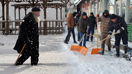 Kar bir anda bastırdı, hayatı felç etti! Birçok kent etkisi altında - Gündem