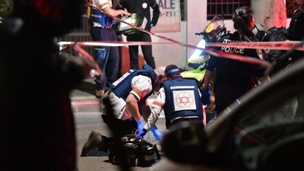 İsrail'in kalbinde bıçaklı saldırı! ABD vatandaşı saldırgan 4 kişiyi yaraladı - dunya