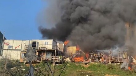 Üsküdar'da işçilerin kaldığı konteyner alev alev yandı - haberler