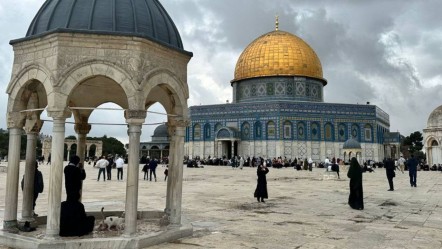 Gazze'de ateşkes sonrası ilk Cuma: Binlerce Müslüman Mescid-i Aksa'ya akın etti - Dünya