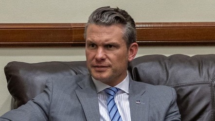 Trump aday göstermişti! Pete Hegseth yeni ABD Savunma Bakanı oldu - Dünya