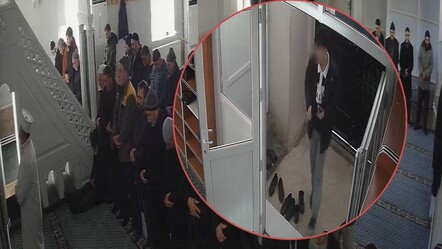 Camiye torpille saldırı! Namazı bozan cemaat yangını önledi - gundem